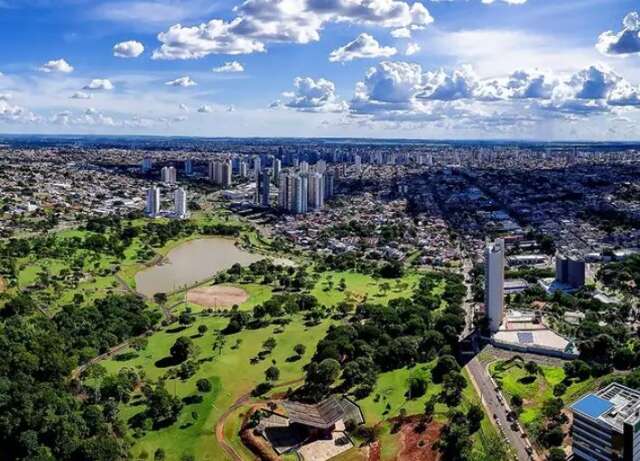 Prefeitura inicia revis&atilde;o do plano de arboriza&ccedil;&atilde;o com cinco anos de atraso