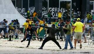 STF abre julgamento histórico de Bolsonaro por tentativa de golpe STF abre julgamento histórico de Bolsonaro por tentativa de golpe