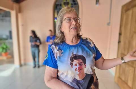 &Agrave; espera do pul&ocirc;ver de Carlo Acutis, devotos vivem clima de euforia