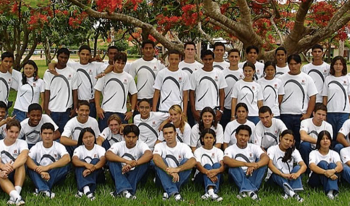 Ap&oacute;s 15 anos, alunos de internato fazem encontro que virou tradi&ccedil;&atilde;o