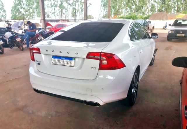 Detran abre leil&atilde;o com 168 lotes e Volvo S60 a partir de R$ 17 mil