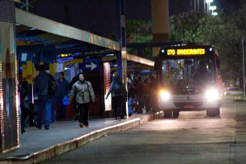 Passados 52 dias do fim da CPI do Transporte, relat&oacute;rio &eacute; adiado pela 2&ordf; vez