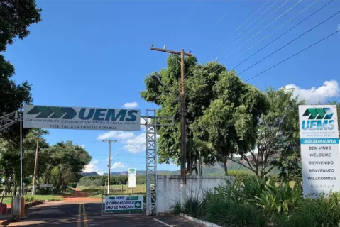 Concursos t&ecirc;m 117 vagas abertas para professores, motorista e juiz substituto