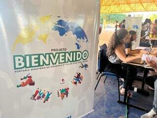 Migrante reclama de via-crúcis: sem intérprete, sem consulta e sem benefício Migrante reclama de via-crúcis: sem intérprete, sem consulta e sem benefício