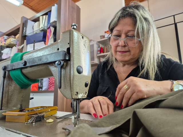 Maria venceu at&eacute; a f&uacute;ria do marido para realizar sonho de ser costureira