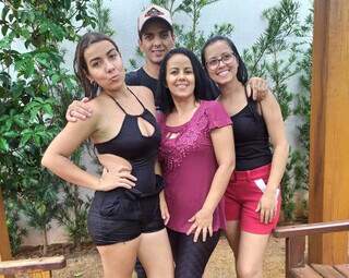 Telma superou a pris&atilde;o e recome&ccedil;ou a vida fazendo massagem