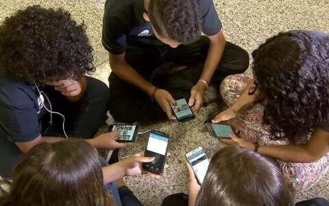 &quot;Sete dias sem internet&quot;: todo fim de m&ecirc;s, exclus&atilde;o digital cria legi&atilde;o offline
