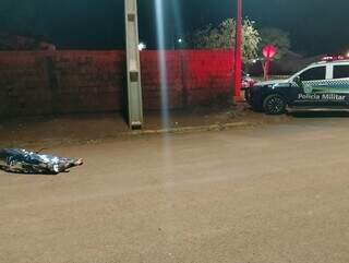 Adolescente é executado com tiros na cabeça Adolescente é executado com tiros na cabeça