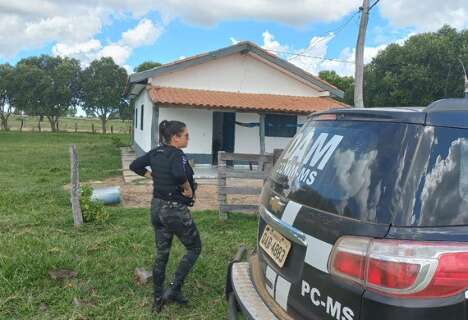 Homem &eacute; preso ap&oacute;s agredir e manter companheira em c&aacute;rcere