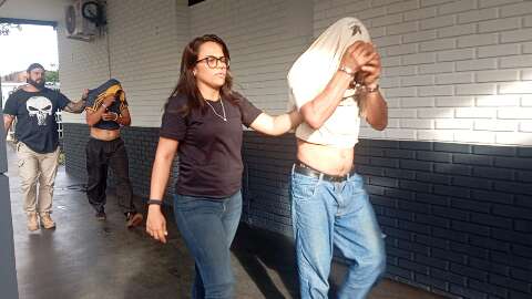 Suspeitos de execu&ccedil;&atilde;o em conveni&ecirc;ncia se entregam ap&oacute;s fotos divulgadas