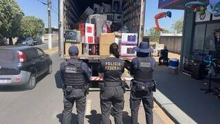 Receita identifica rota de contrabando e apreende R$ 300 mil entre MS e SP Receita identifica rota de contrabando e apreende R$ 300 mil entre MS e SP