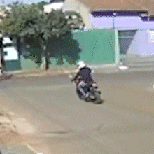 Motociclista dispara nove vezes contra carro estacionado no Aero Rancho