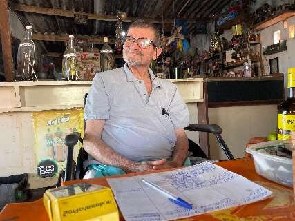 Caderno de fiado est&aacute; em R$ 8 mil e dono de bar tem f&eacute; que vai receber