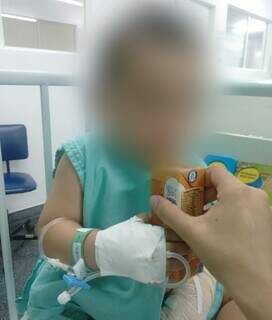 Justi&ccedil;a manda indenizar menino que teve parte do dedo amputado em Emei