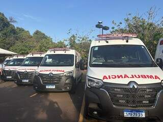 Governo entrega 21 ambul&acirc;ncias e 7 picapes para sa&uacute;de ind&iacute;gena em MS