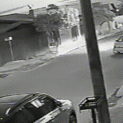 Motociclista fica ferido ap&oacute;s colis&atilde;o de carro em cruzamento no Rita Vieira