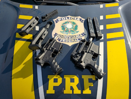 PRF apreende 2,5 toneladas de maconha e armamento pesado 