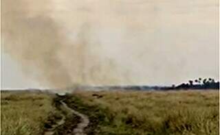 Bombeiros tentam debelar &uacute;ltimo foco de inc&ecirc;ndio na fronteira com a Bol&iacute;via