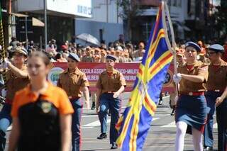 De novo sem avi&otilde;es, desfile de Independ&ecirc;ncia re&uacute;ne 14 mil pessoas na Capital