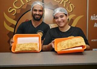 Ap&oacute;s 1&ordf; mat&eacute;ria, casal ergueu &quot;imp&eacute;rio&quot; com caf&eacute; gr&aacute;tis e lanche a R$ 10