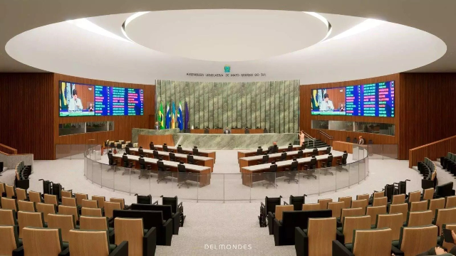 Assembleia adia abertura de licita&ccedil;&atilde;o para novo plen&aacute;rio ap&oacute;s questionamentos