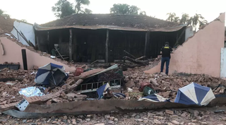 Prefeitura diz estar acompanhando queda de muro que matou vendedor Prefeitura diz estar acompanhando queda de muro que matou vendedor
