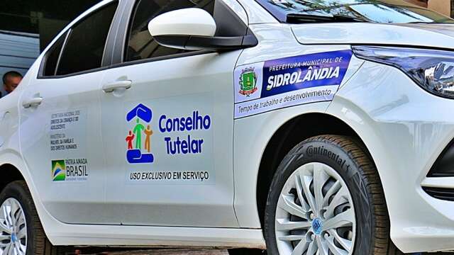 Bab&aacute; &eacute; acusada de trancar menina de 10 anos em barraca para ser estuprada