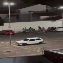 Vizinho registra pancadaria em estacionamento na Av. Afonso Pena