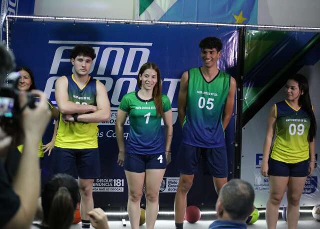 Estudantes recebem b&ecirc;n&ccedil;&atilde;o e kits antes de representar MS nos Jogos da Juventude 