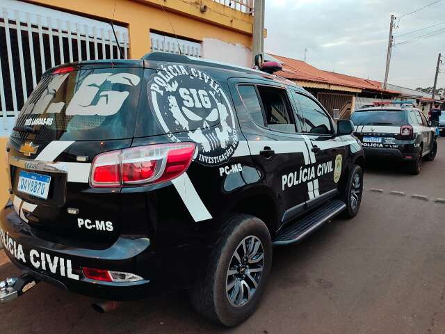 Homem &eacute; preso em flagrante durante opera&ccedil;&atilde;o contra venda ilegal de armas