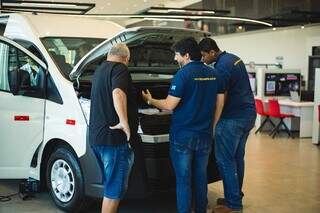 Kampai Toyota apresenta a nova Hiace de Passageiros na Capital