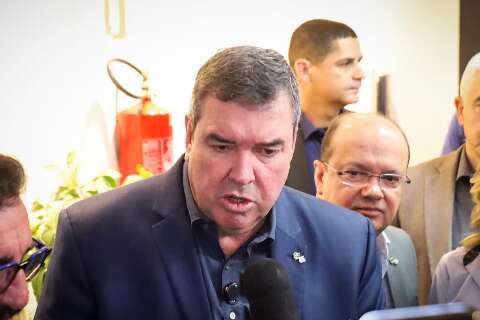 Adiantar 13&ordm; atende a necessidade de servidores, diz Riedel
