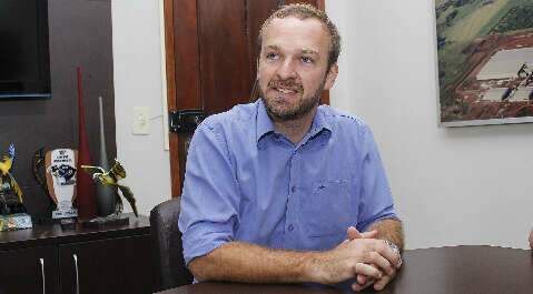 Preso por corrup&ccedil;&atilde;o, prefeito de Terenos pede afastamento do cargo 