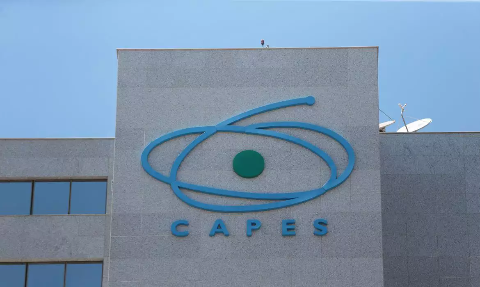 MEC e Capes oferecem 7,8 mil vagas gratuitas de mestrado e doutorado a professor