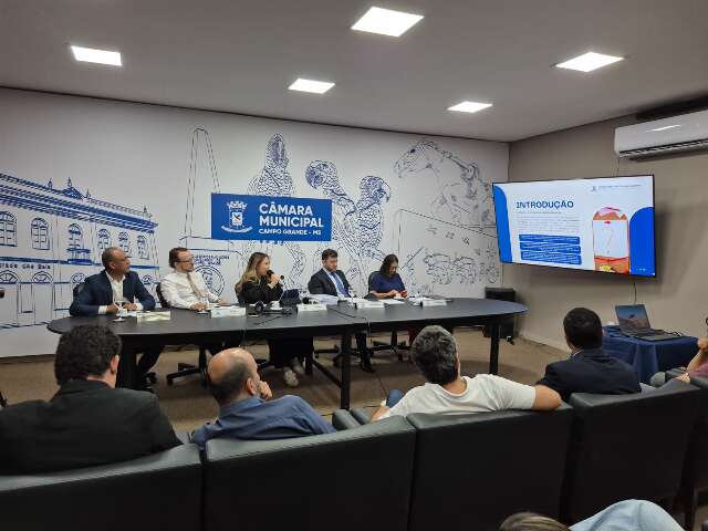 Diverg&ecirc;ncias entre membros da CPI do Transporte geram relat&oacute;rios paralelos