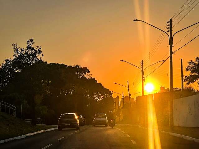 Fim de semana ser&aacute; de sol forte e calor acima de 40&deg;C em MS