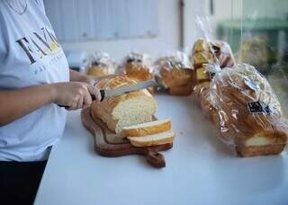 P&atilde;o de mandioca mais pedido virou sobremesa com doce de leite