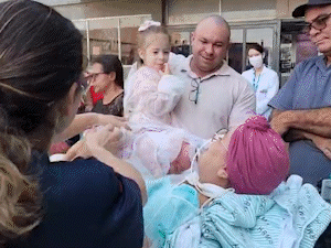 P&acirc;mela acordou do coma no dia do anivers&aacute;rio e p&ocirc;de rever as filhas