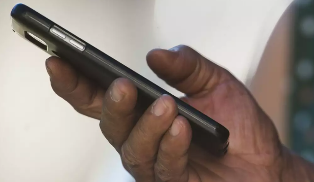 Idosos perdem mais de R$ 104 mil em golpes de &quot;falso gerente&quot; e &quot;namorada&quot;