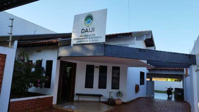 Menino de 11 anos &eacute; agredido por colegas em escola e vai parar no hospital