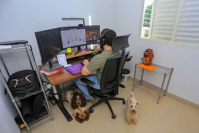 Home office deixa de ser heran&ccedil;a da pandemia e vira disputa por resultados