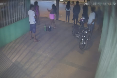 PM usa spray e balas de borracha ap&oacute;s briga com 70 pessoas em tabacaria