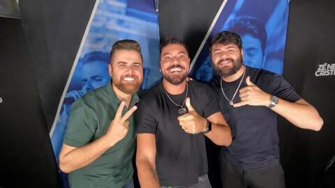 Menos &eacute; Mais e Z&eacute; Neto &amp; Cristiano agitaram p&uacute;blico em Campo Grande