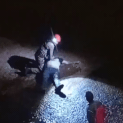 Homem morre ap&oacute;s carro cair em c&oacute;rrego e ser levado pela correnteza