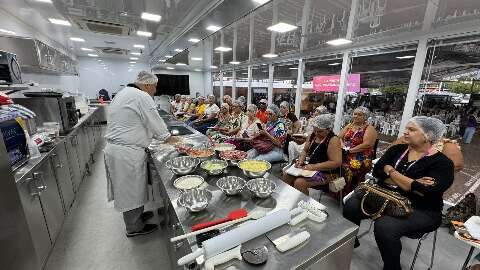 Carreta estaciona no centro com cursos gratuitos de gastronomia