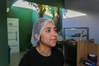 Bolo com canec&atilde;o de chocolate fez caf&eacute; saltar de 2 para 200 fregueses