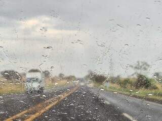 Inmet alerta para baixa umidade, tempestades e ventos fortes nos próximos dias Inmet alerta para baixa umidade, tempestades e ventos fortes nos próximos dias