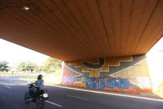 Com risco de &quot;ru&iacute;nas&quot;, viaduto &eacute; alvo de a&ccedil;&atilde;o judicial com outros quatro