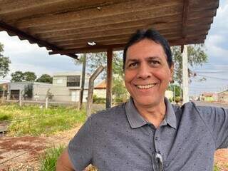 Sujeira em terreno de escola de samba é polêmica entre vizinhos Sujeira em terreno de escola de samba é polêmica entre vizinhos