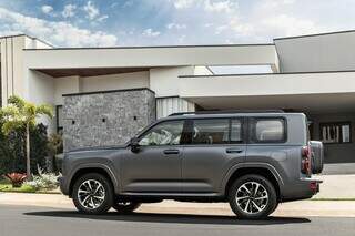 Haval H9 chega ao Brasil, com sete lugares, motor diesel e foco no off-road